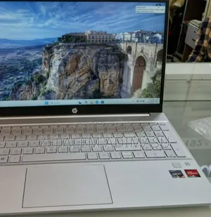 New Laptop HP Pavilion 15 8GB AMD Ryzen 5 SSD 512GB