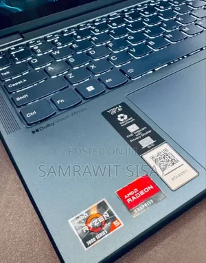 New Laptop Lenovo Yoga 7i 8GB AMD Ryzen 5 SSD 512GB