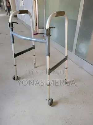 Photo - Walker/Walker\Reciprocating Walking Frame – Black Green