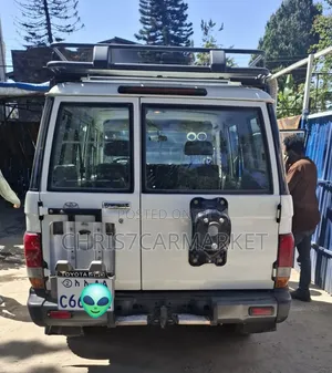 Toyota Land Cruiser 4.5 V8 TD 2019 White