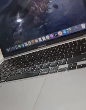 Photo - New Laptop Apple MacBook Air 2020 16GB Intel Core I7 SSD 512GB