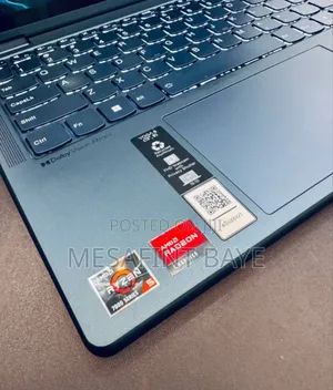 Photo - New Laptop Lenovo Yoga 700 8GB AMD Ryzen 5 SSD 512GB