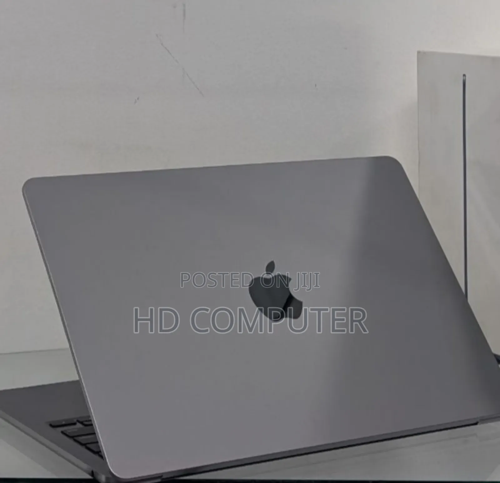 New Apple MacBook Pro 2024 M4 14-Inch 16GB Intel Core M3 SSD 256GB