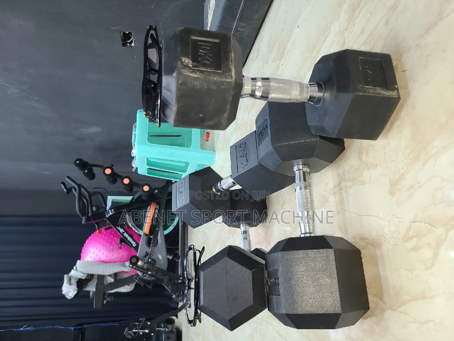 New ጤንነታችሁን የሚጠብቁበት Hexagonal Dumbbells