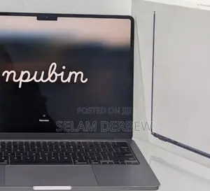 New Laptop Apple MacBook Air 2024 M3 13-Inch 16GB Apple M3 SSD 256GB