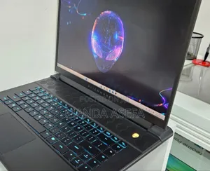 New Laptop Alienware M17x R2 16GB Intel Core I7 SSD 1T