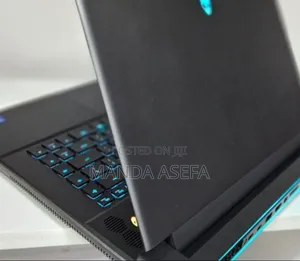 New Laptop Alienware M17x R2 16GB Intel Core I7 SSD 1T