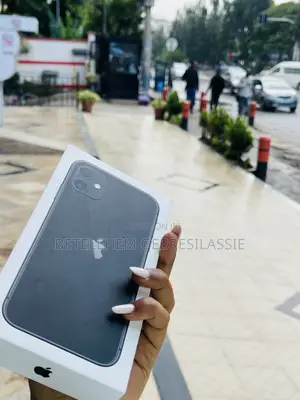 New Apple iPhone 11 128 GB Black