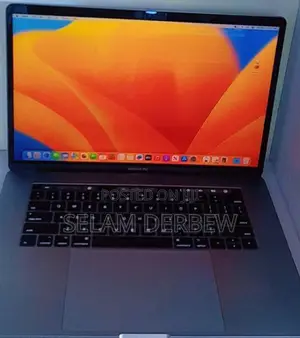 Photo - New Laptop Apple MacBook Pro 2017 16GB Intel Core I7 SSD 512GB