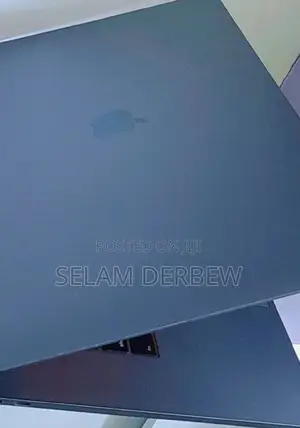 New Laptop Apple MacBook Pro 2017 16GB Intel Core I7 SSD 512GB