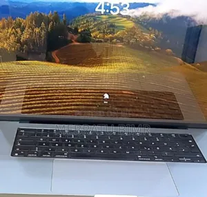 New Laptop Apple MacBook Pro M1 16GB Apple M1 Pro SSD 1T