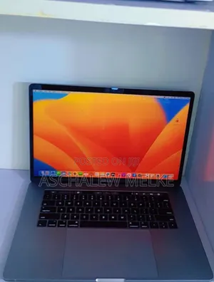 Photo - New Laptop Apple MacBook Pro 2017 16GB Intel Core I7 SSD 512GB