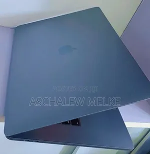 New Laptop Apple MacBook Pro 2017 16GB Intel Core I7 SSD 512GB