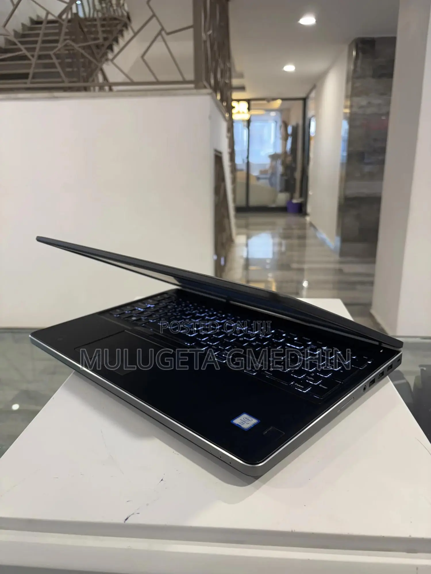 New Laptop Dell Precision 15 3520 16GB Intel Core I7 SSD 512GB