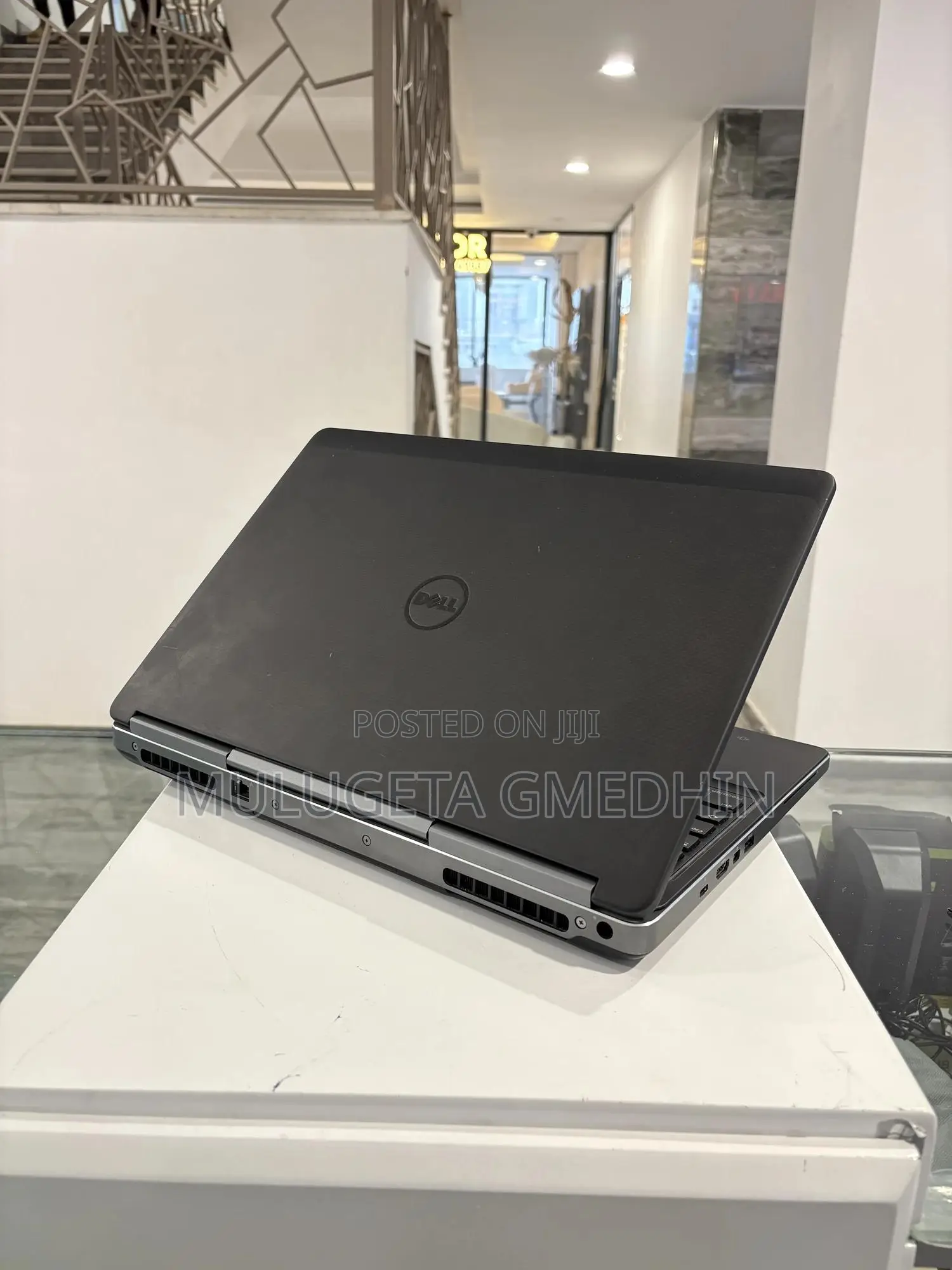 New Laptop Dell Precision 15 3520 16GB Intel Core I7 SSD 512GB