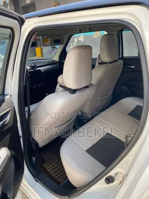 Suzuki Swift 2022 White