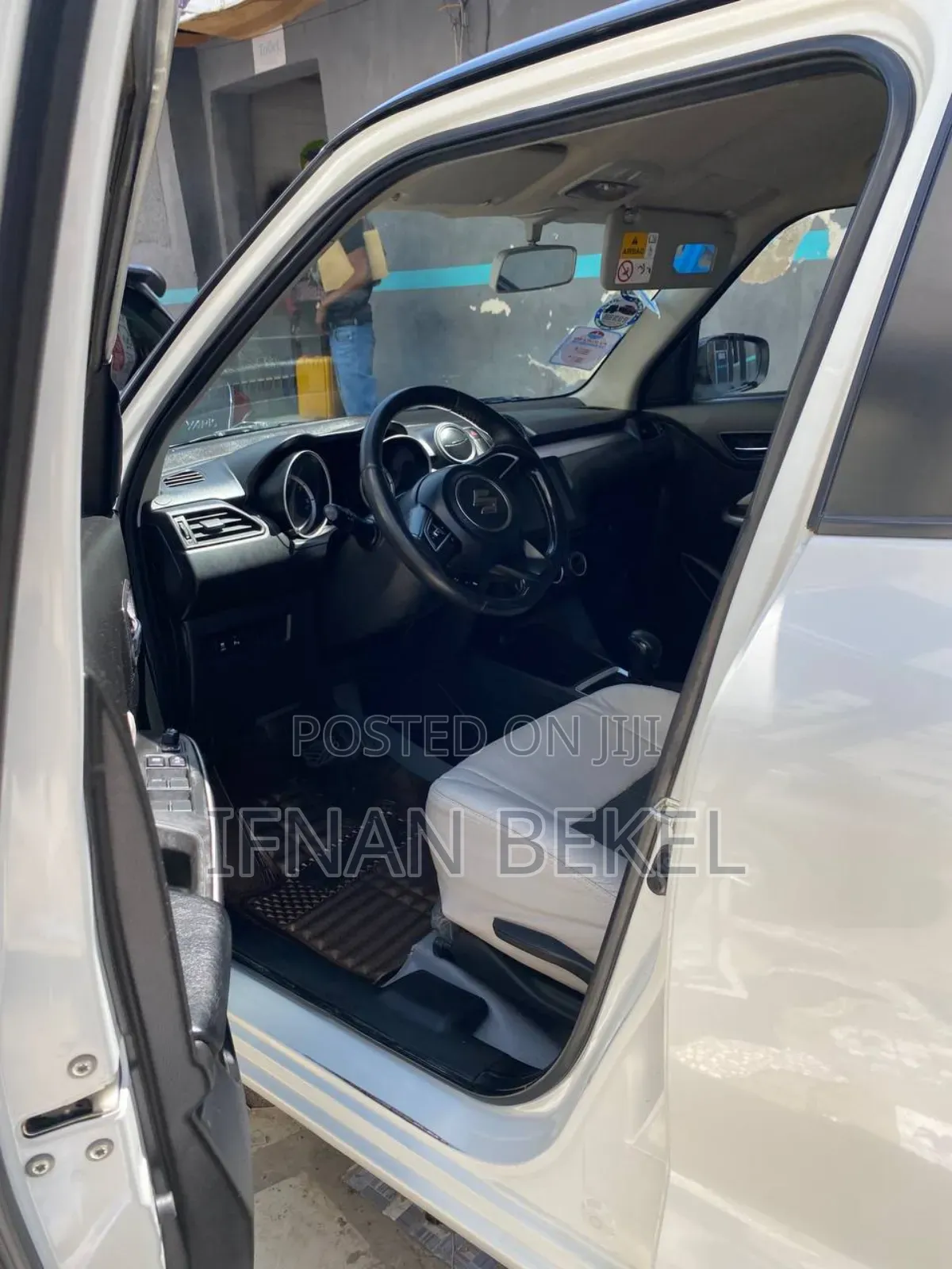 Suzuki Swift 2022 White