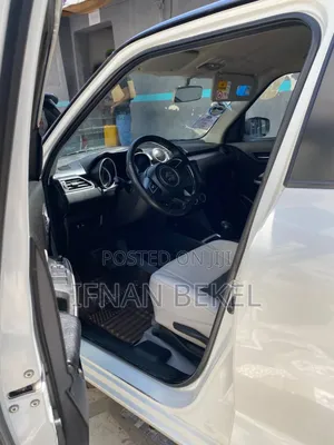 Suzuki Swift 2022 White