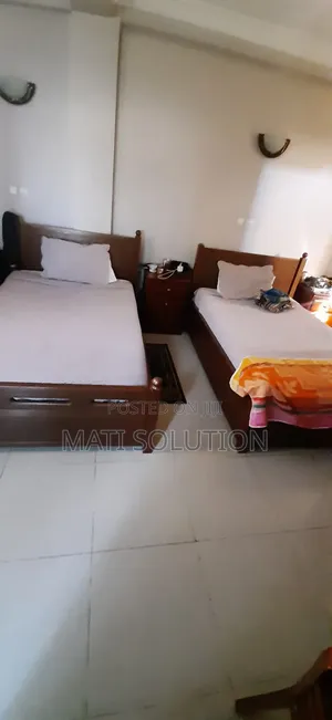 27 ክላስ ያለው ገስታውስ ከነ ሙሉ እቃው ከነ ሙሉ ግቢው እሚከራይ የለመደ ቦታ