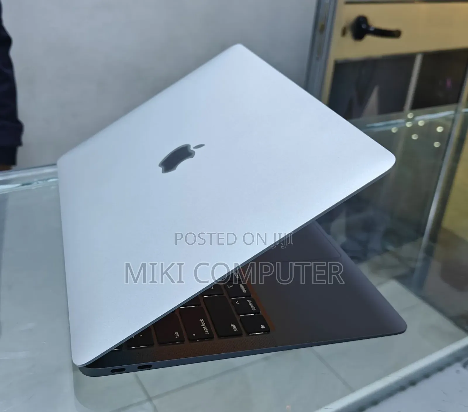 New Laptop Apple MacBook Air 2020 8GB Intel Core I5 SSD 256GB