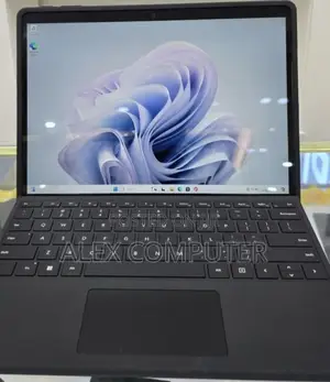 New Laptop Microsoft Surface Pro 9 32GB Intel Core I7 SSD 1T