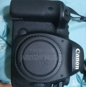 Photo - Brand New Canon 5d Mark Iv Genuine With Ef 24-105mm F/4l