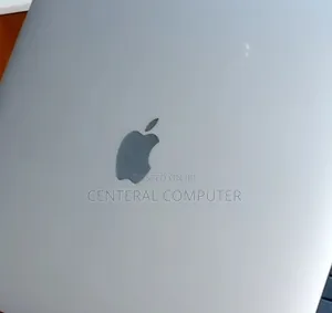 New Laptop Apple MacBook Pro 2022 M2 8GB Apple M3 Pro SSD 256GB