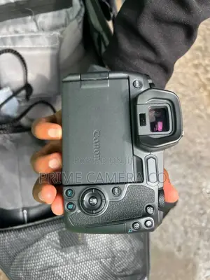 Photo - Canon Eos R Mirrorless Camera With 24-105mm F/4 Lens (New)