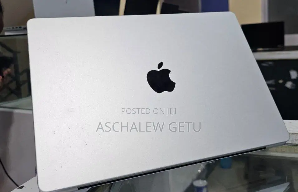 New Laptop Apple MacBook 8GB Intel Core M3 SSD 512GB