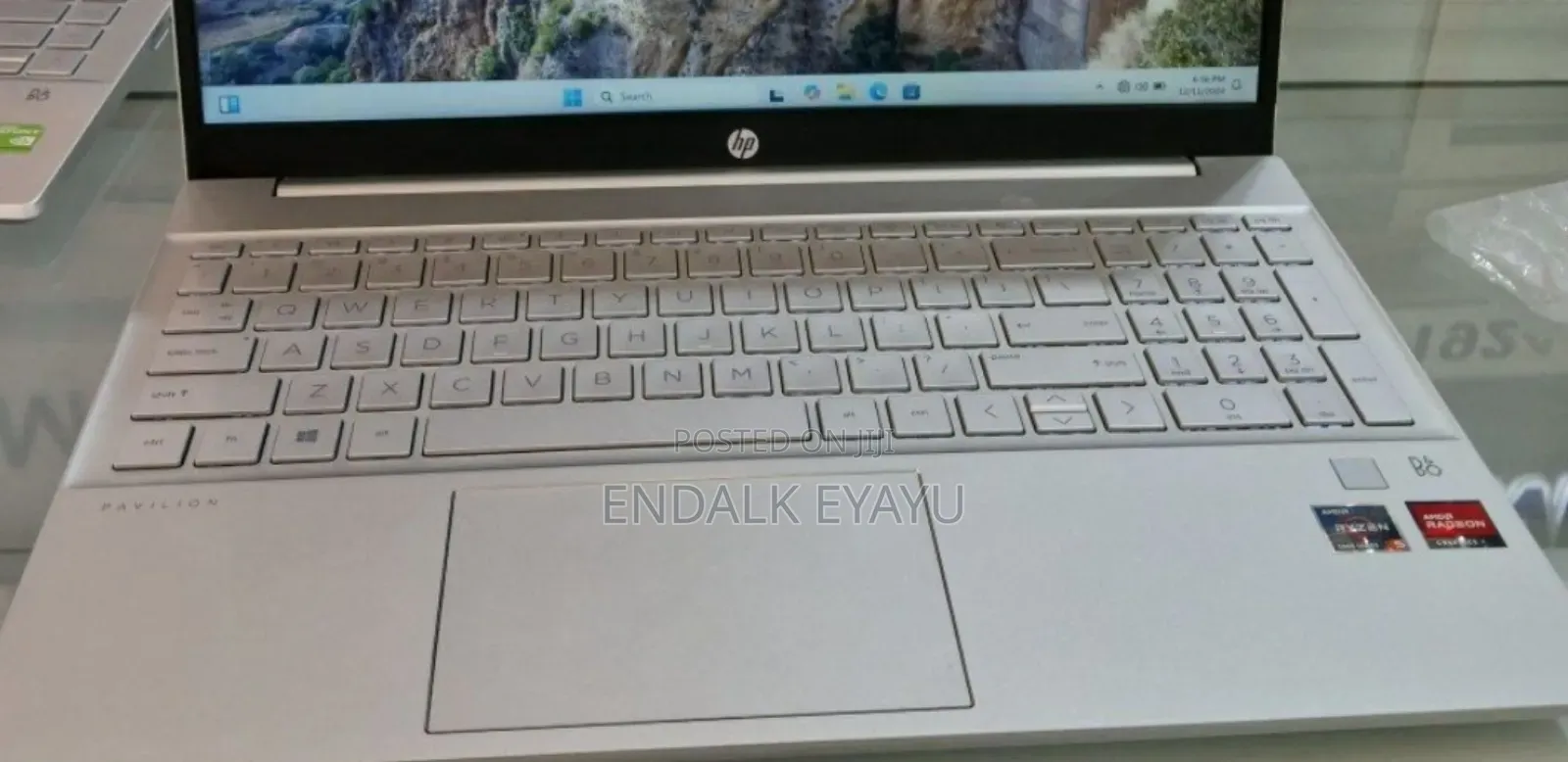 New Laptop HP 8GB AMD Ryzen 5 SSD 512GB