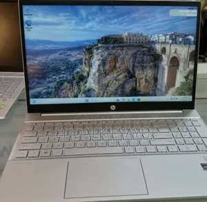 New Laptop HP 8GB AMD Ryzen 5 SSD 512GB