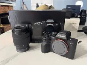 Photo - Sony Alpha 7 Iv With 28-70mm Lens 33mp