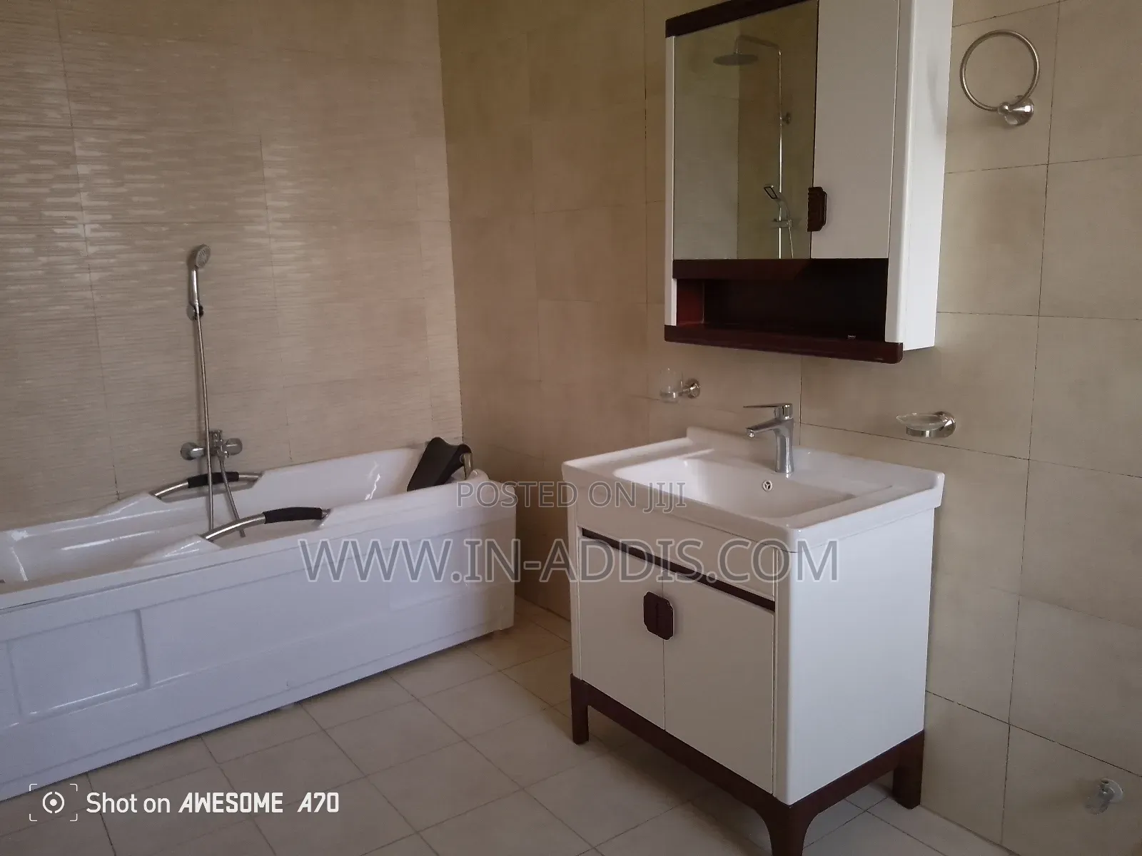 Furnished 4bdrm Apartment in Arada for rent