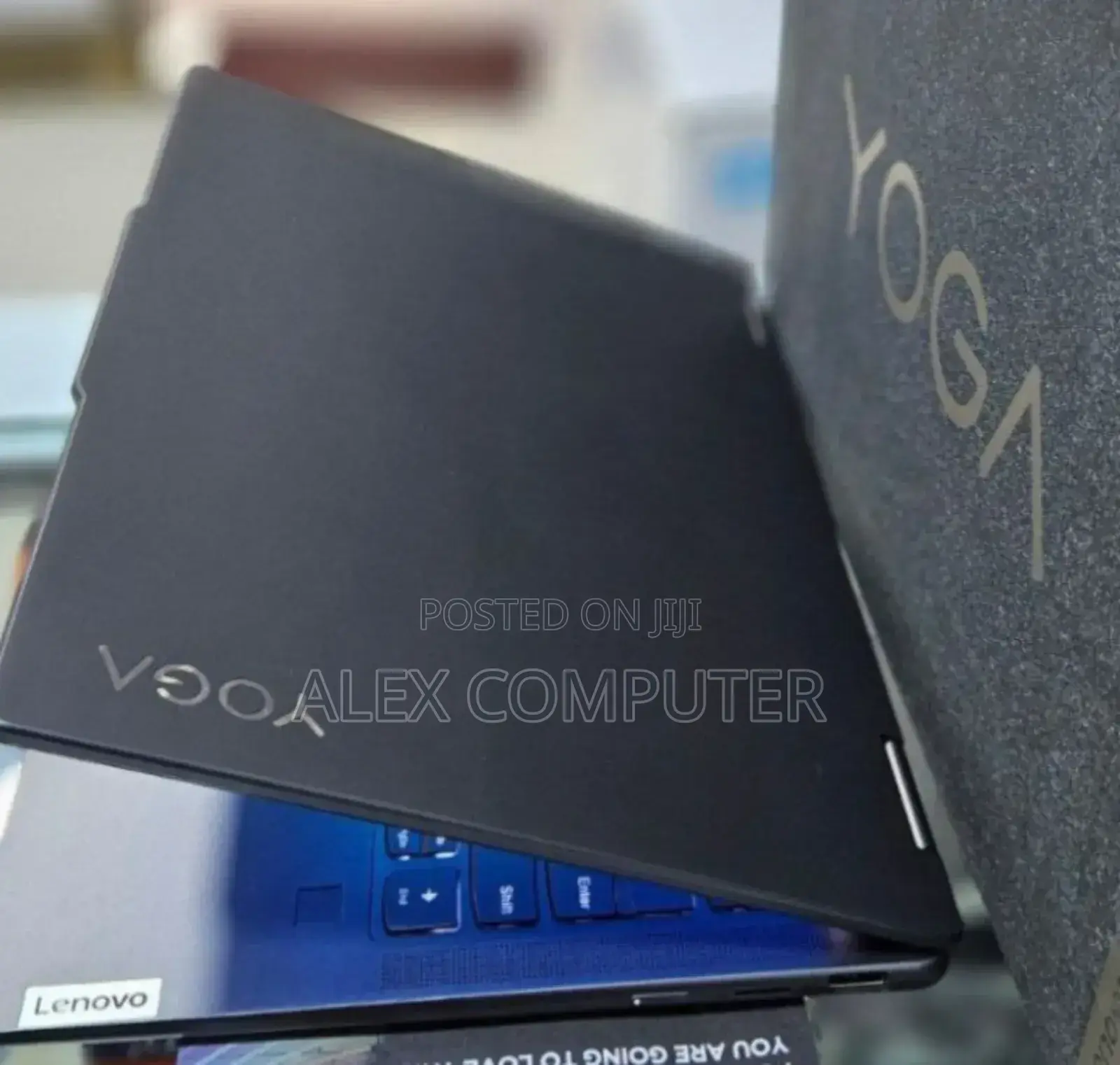 New Laptop Lenovo Yoga 7i 8GB Intel Core I7 SSD 512GB