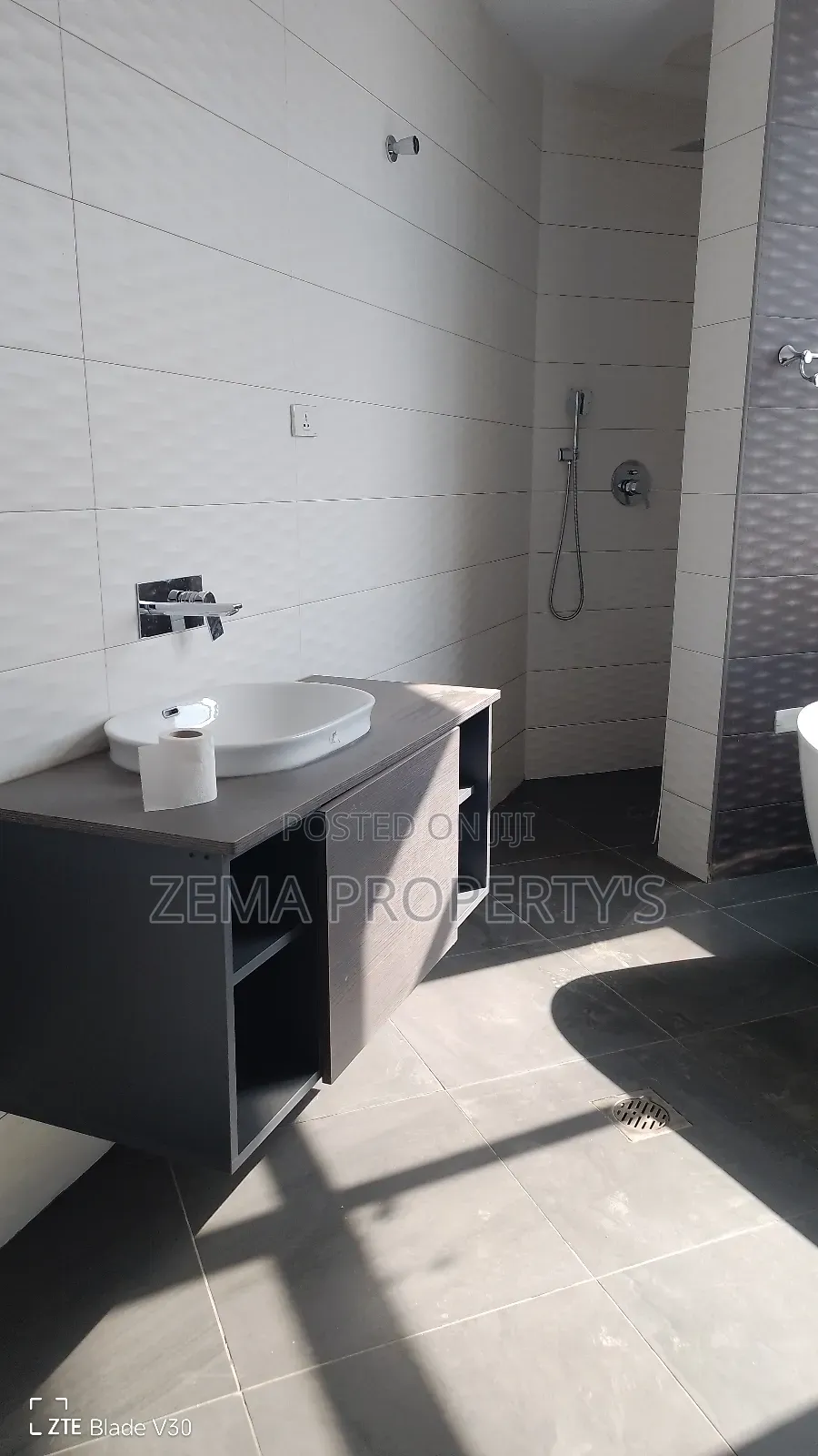 3bdrm Apartment in Zema, Kirkos for rent