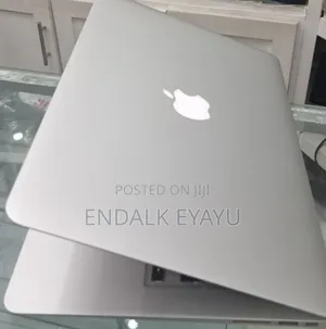 Photo - New Laptop Apple MacBook 8GB Intel Core i5 SSD 128GB