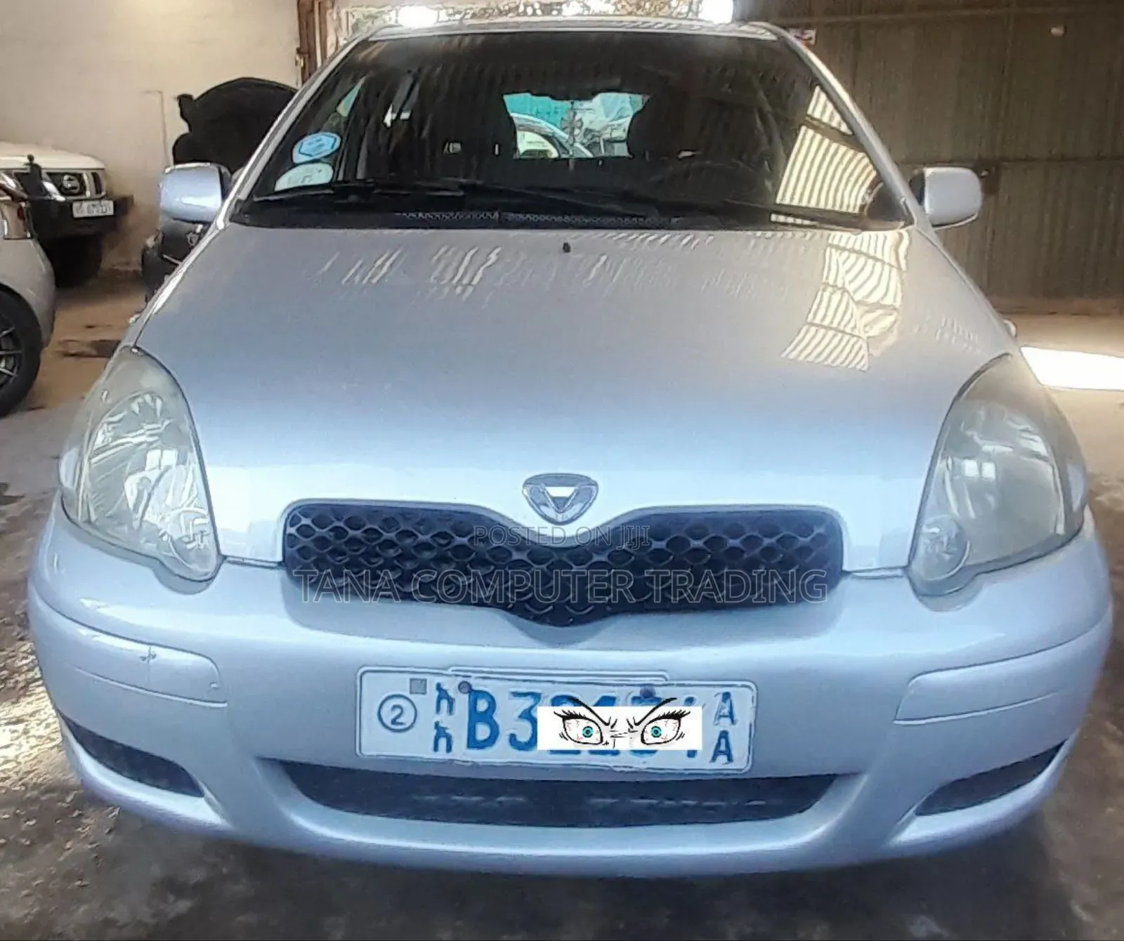 Toyota Vitz 2004 Silver
