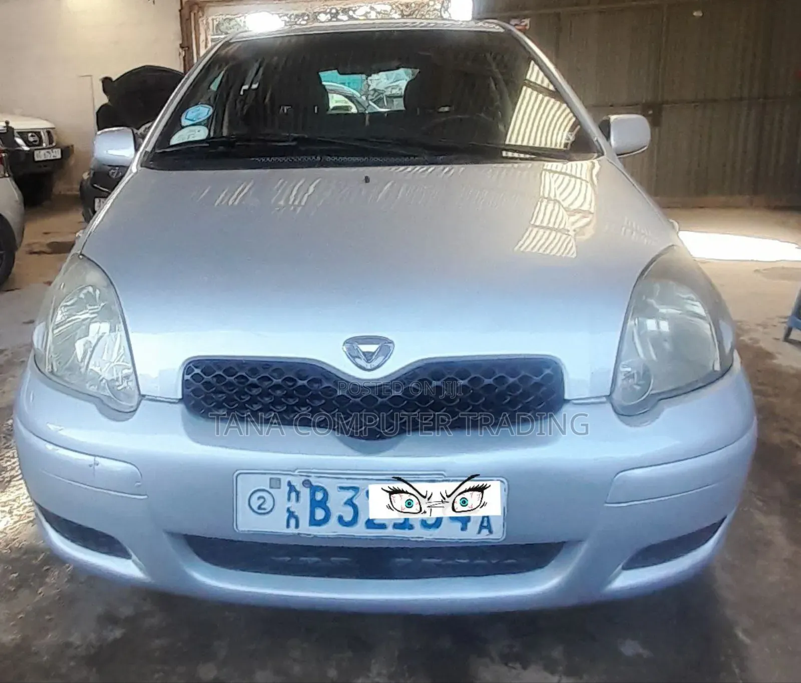 Toyota Vitz 2004 Silver