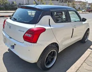 Suzuki Swift 2021 White