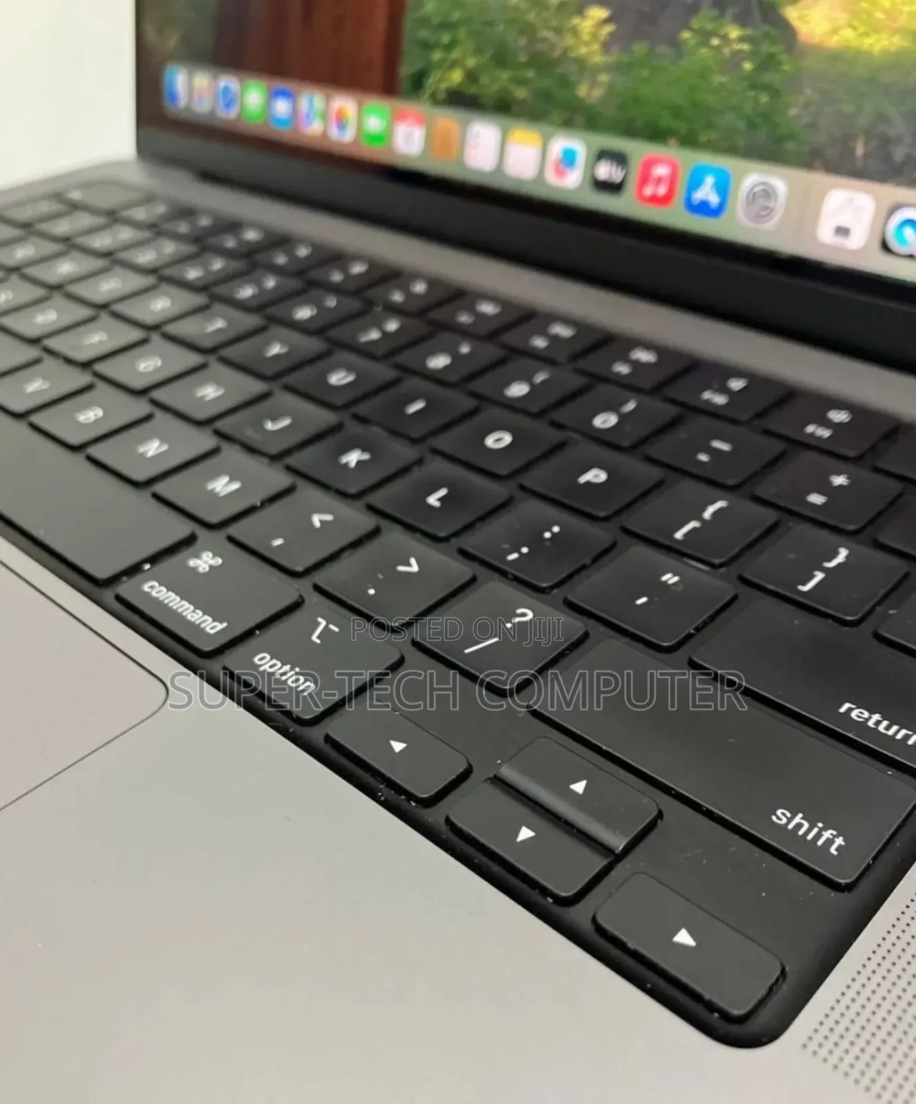 New Laptop Apple MacBook Pro 2020 M1 16GB Apple M1 SSD 1T