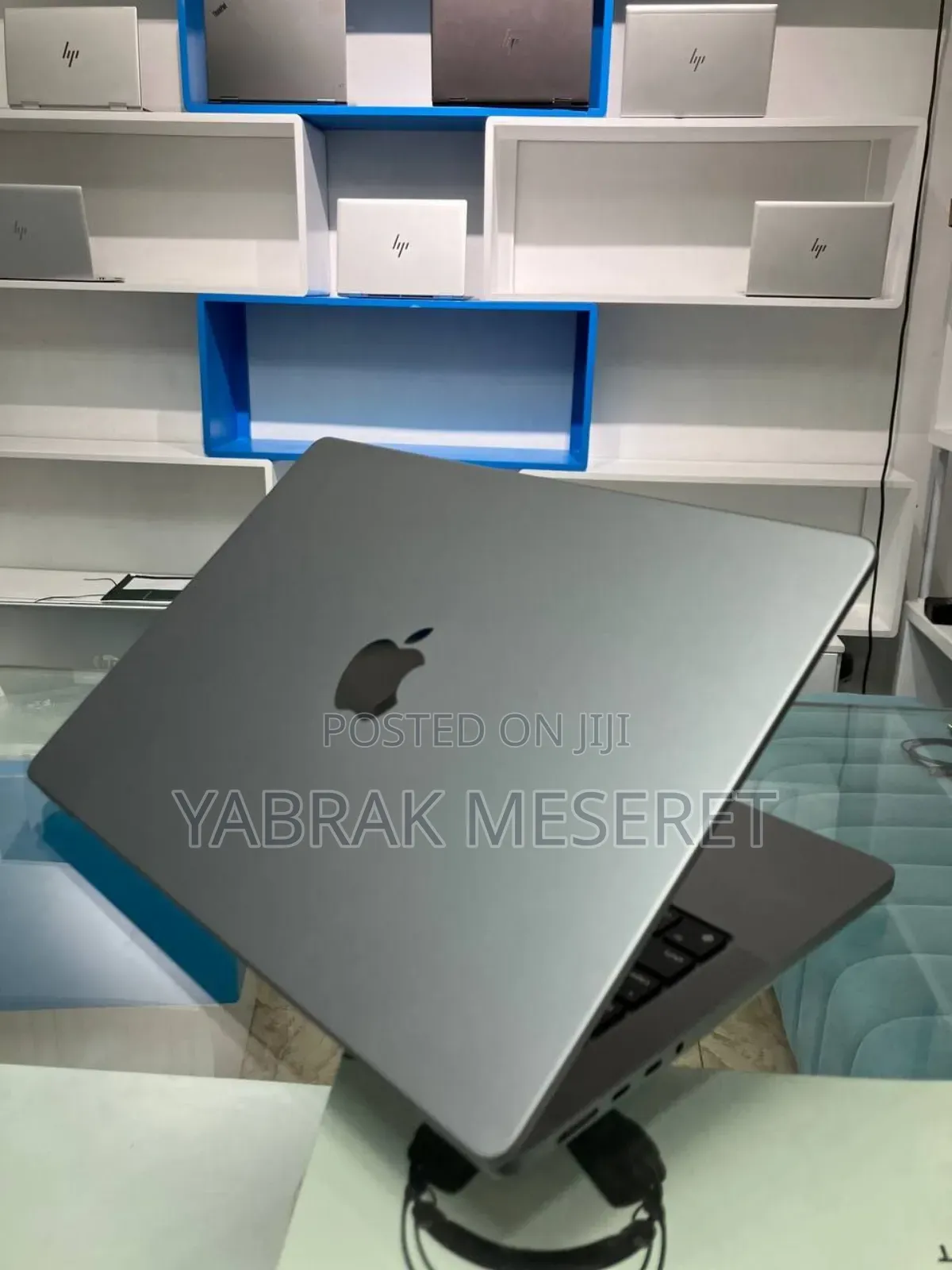 New Laptop Apple MacBook Pro M1 16GB Apple M1 Pro SSD 1T