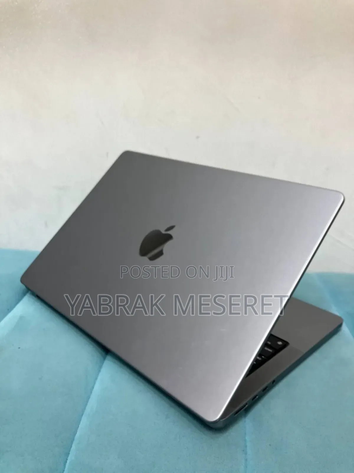 New Laptop Apple MacBook Pro M1 16GB Apple M1 Pro SSD 1T