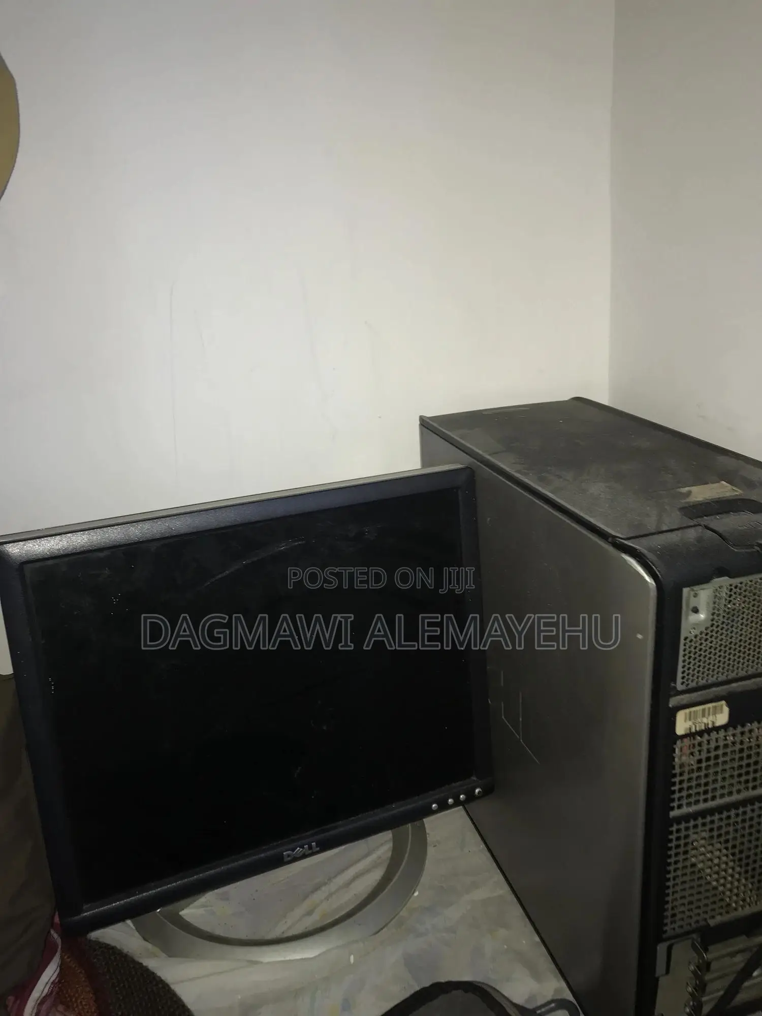 Desktop Computer Dell OptiPlex 7760 2GB Intel Core 2 Duo HDD 512GB