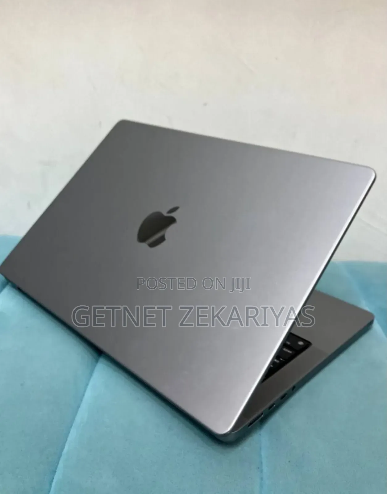 New Laptop Apple MacBook Pro M1 16GB Apple M1 Pro SSD 1T