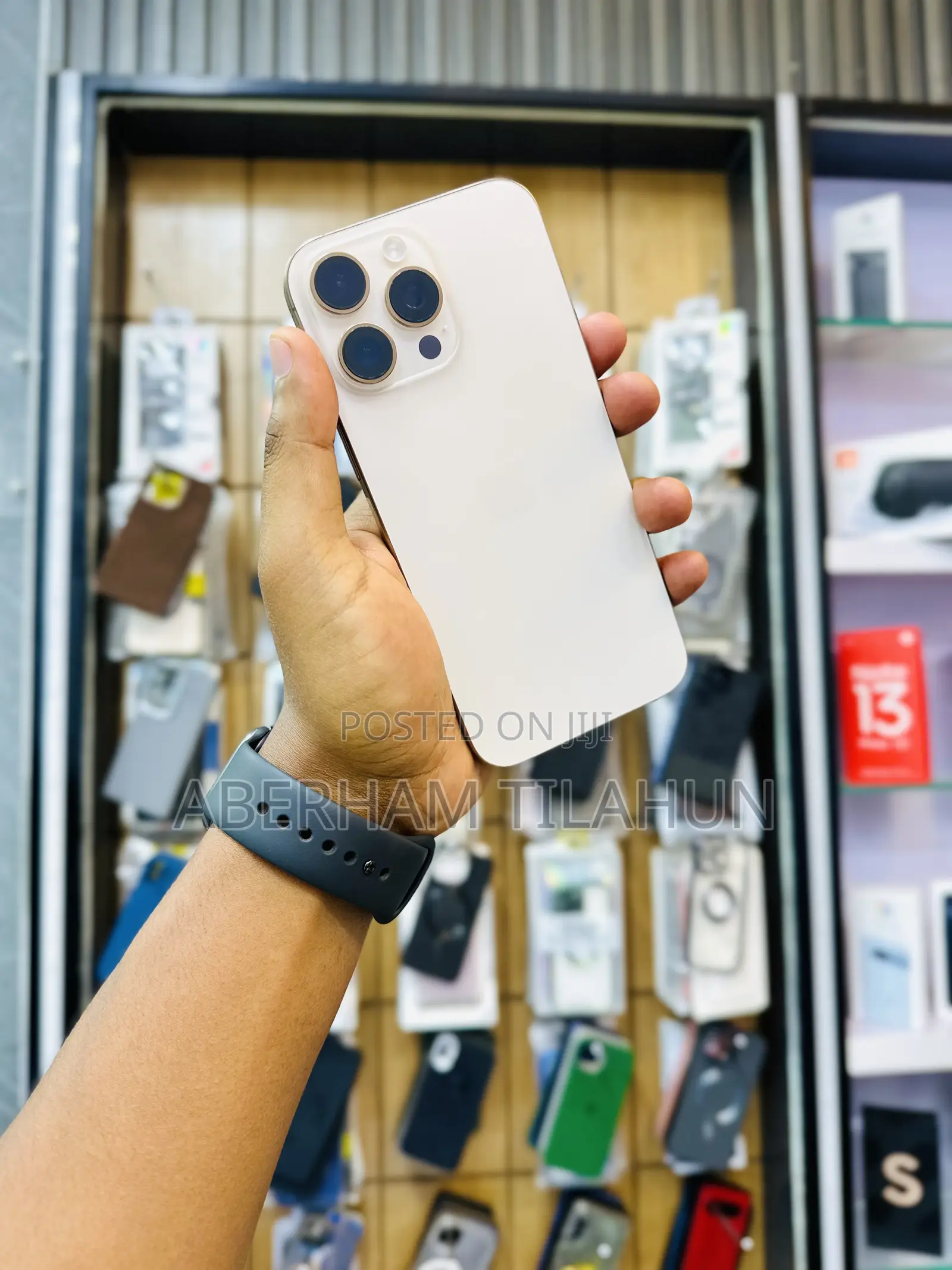 New Apple iPhone 16 Pro Max 256 GB Gold