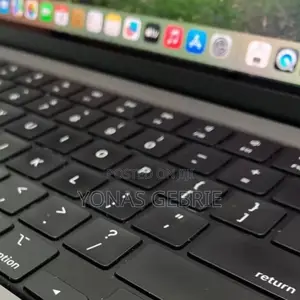 New Laptop Apple MacBook Pro M1 16GB Apple M1 Pro SSD 1T
