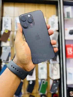 Photo - Apple iPhone 14 Pro Max 128 GB Black