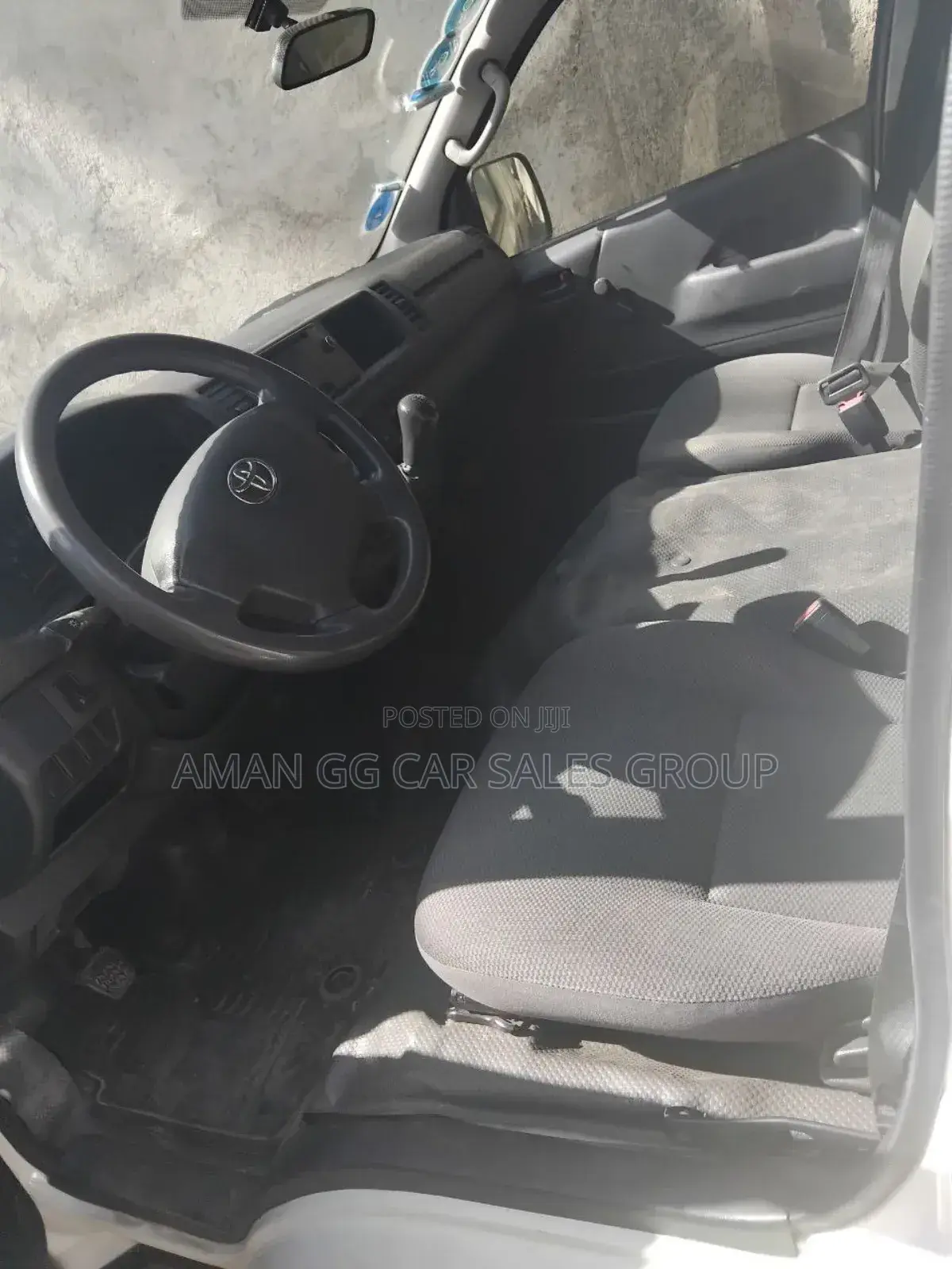 Toyota HiAce 2018 White