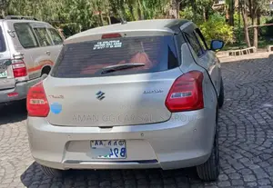 Suzuki Swift 2021 Silver