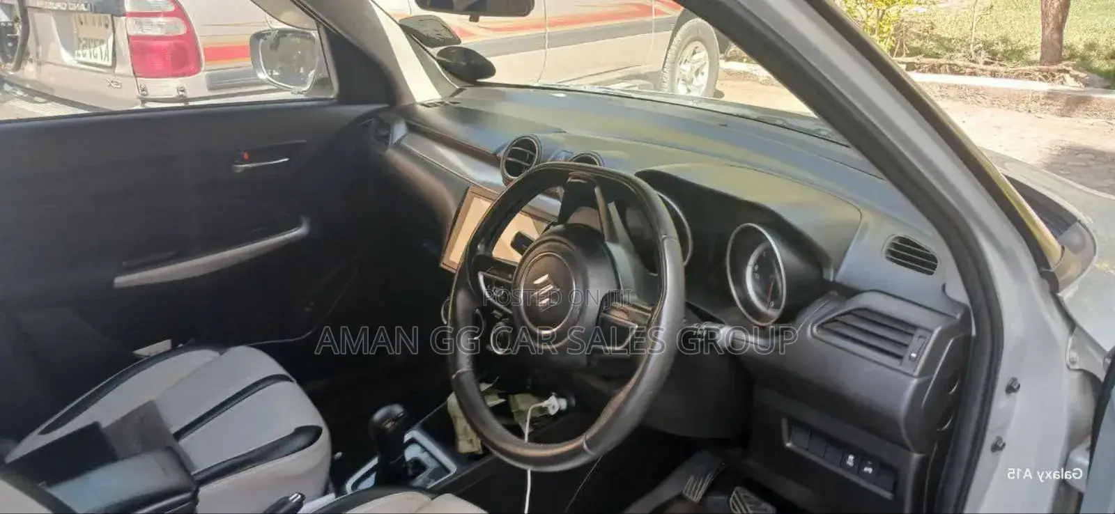 Suzuki Swift 2021 Silver